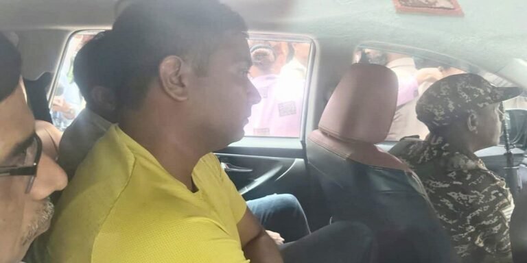 Big Breaking: ED ने चैतन्य बघेल को लिया हिरासत में, रायपुर ले जा रही टीम; भूपेश बघेल के घर के बाहर कांग्रेस कार्यकर्ताओं का जमावड़ा