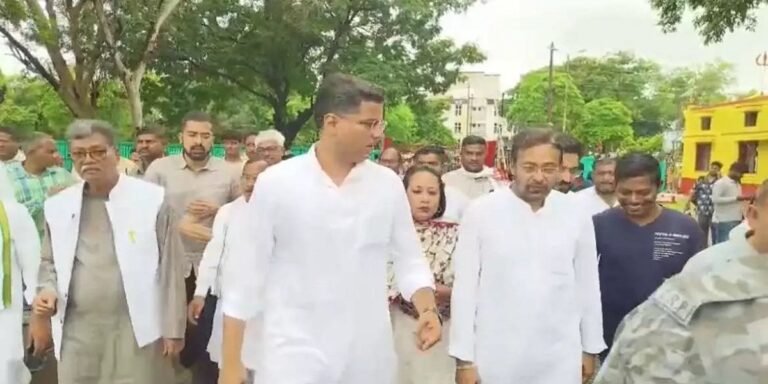 सचिन पायलट का रायपुर दौरा: जेल में चैतन्य बघेल से मिलने पहुंचे, महंत-शिव डहरिया समेत नेता मौजूद